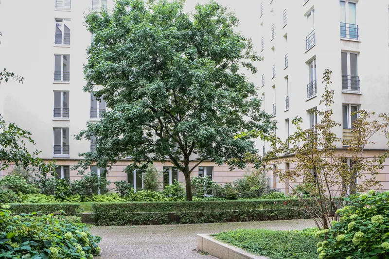 Voll möblierte 2-Zimmer-Wohnung in Tiergarten – Botschaftsviertel inkl. TG-Stellplatz — photo 1